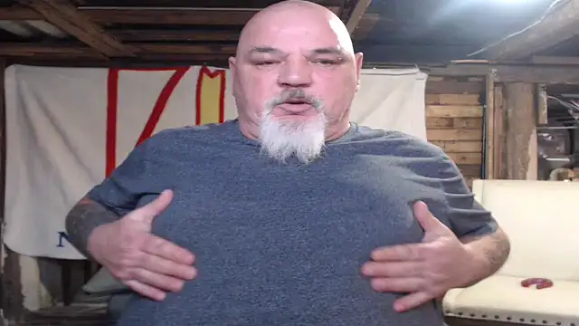 Snapshot of Newfiesausage1972 chatting on 02.14.26 Newfiesausage1972 online show from 02.14.26