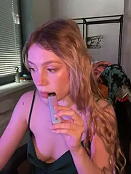 Snapshot of meanexx chatting on 02.16.26 meanexx online show from 02.16.26