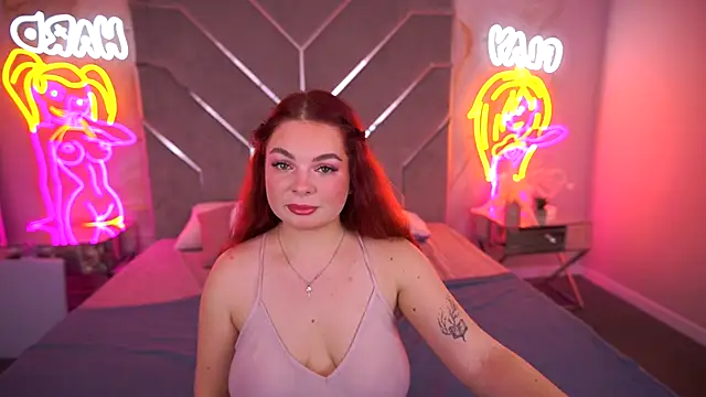 Snapshot of CarolinaDia chatting on 11.07.25 CarolinaDia online show from 11.07.25