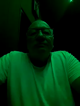 Snapshot of biggandybig chatting on 10.22.25 biggandybig online show from 10.22.25