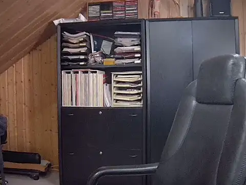 Snapshot of biggandybig chatting on 10.26.25 biggandybig online show from 10.26.25