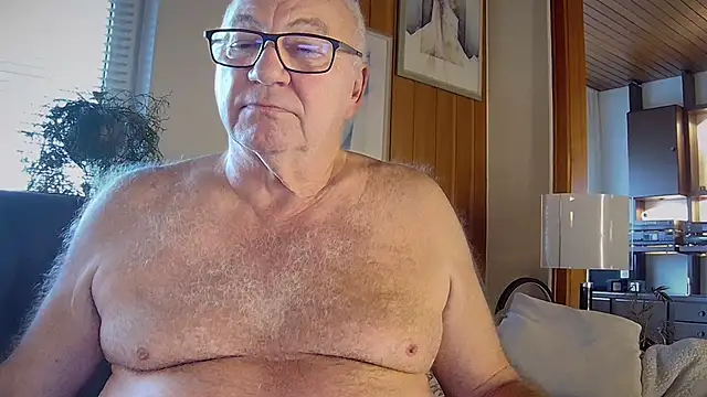 Snapshot of biggandybig chatting on 11.16.25 biggandybig online show from 11.16.25