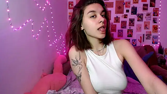 Snapshot of Celine_Dionn chatting on 12.21.24 Celine Dionn online show from 12.21.24