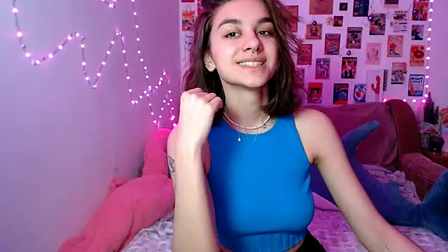 Snapshot of Celine_Dionn chatting on 12.21.24 Celine Dionn online show from 12.21.24