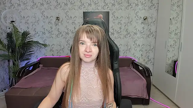 Snapshot of Eva_Rosec chatting on 12.17.24 Eva Rosec online show from 12.17.24