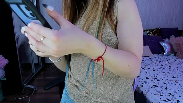 Snapshot of Eva_Rosec chatting on 12.30.24 Eva Rosec online show from 12.30.24