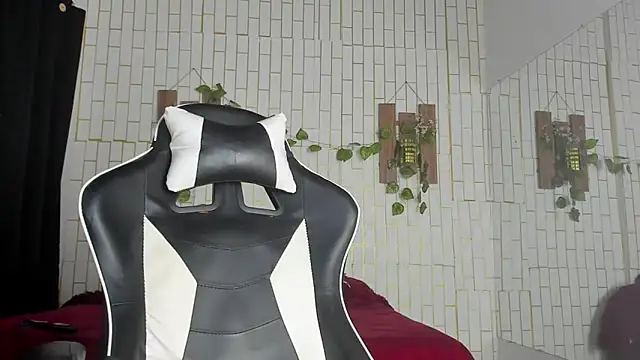 jacksson lawrence online show from 10.21.25