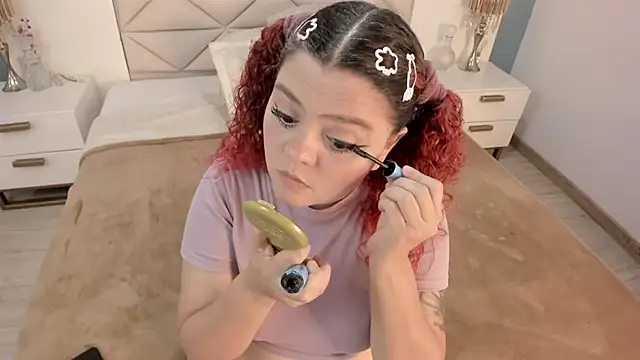 Snapshot of Twwiiggy chatting on 02.22.26 Twwiiggy online show from 02.22.26