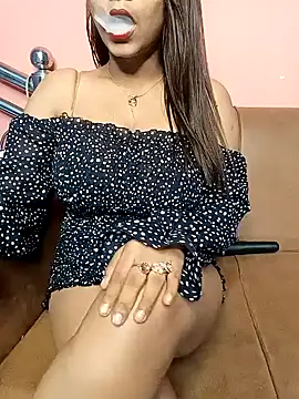 Snapshot of Divya_girl chatting on 01.12.25 Divya girl online show from 01.12.25