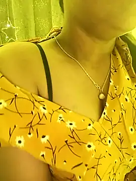 Snapshot of Divya_girl chatting on 03.06.25 Divya girl online show from 03.06.25