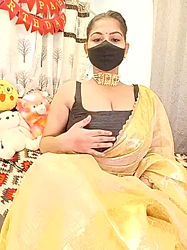 Snapshot of Divya_girl chatting on 10.10.25 Divya girl online show from 10.10.25