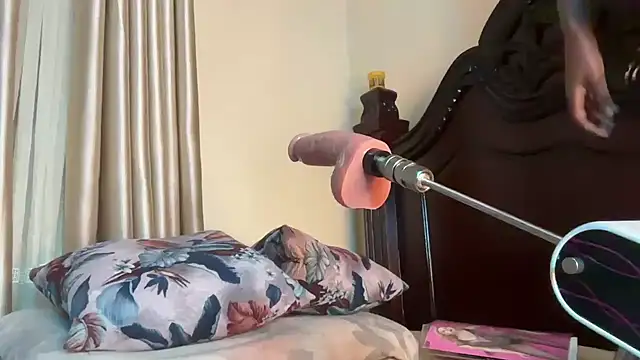 Snapshot of SexyAudreyFuck chatting on 02.27.25 SexyAudreyFuck online show from 02.27.25