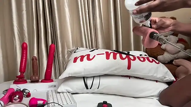 SexyAudreyFuck online show from 12.16.25