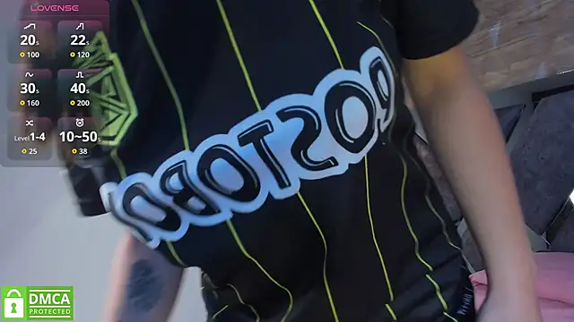 Venus velez  online show from 12.14.25