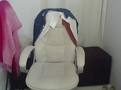 paiper halliwey online show from 01.12.25