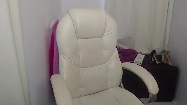 paiper halliwey online show from 03.20.25