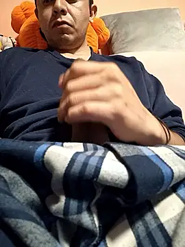 Snapshot of GuapoCoqueto chatting on 10.26.25 GuapoCoqueto online show from 10.26.25