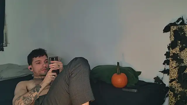 JackDesFeux online show from 10.14.25