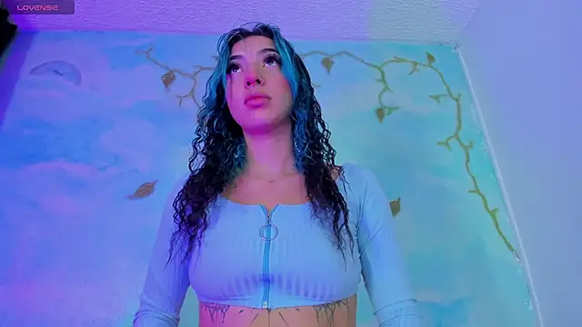 SaturnooStonee online show from 10.31.25