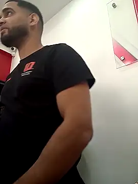 Snapshot of luismanuel_1998 chatting on 12.01.25 luismanuel 1998 online show from 12.01.25