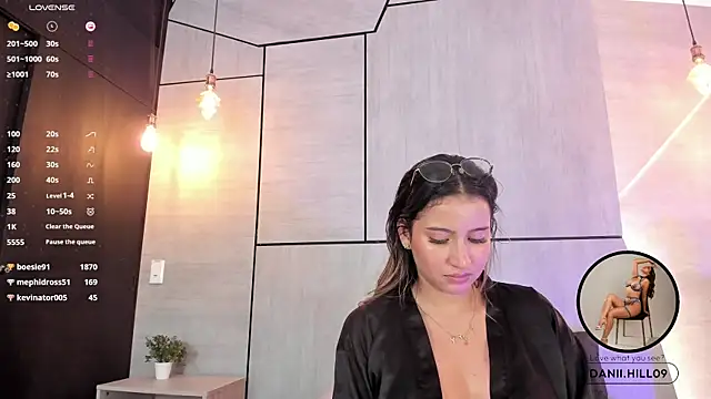 danii hill  online show from 12.13.24