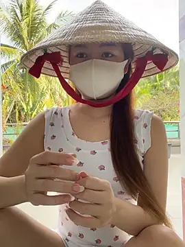 BabyThree  online show from 12.17.25