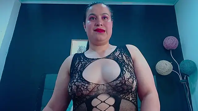 mia xx1 online show from 10.30.25