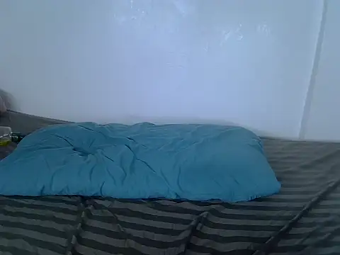 laetitia  online show from 11.05.25