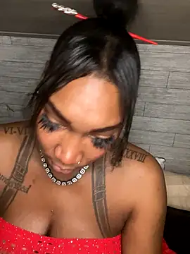 Snapshot of CUMQUEEN-XXX69 chatting on 09.26.25 CUMQUEEN-XXX69 online show from 09.26.25