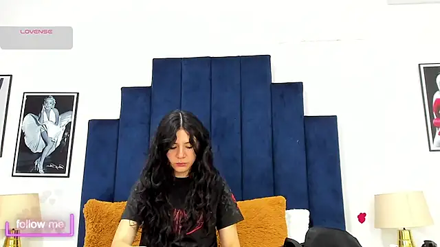 Snapshot of KyleRosee chatting on 09.09.25 KyleRosee online show from 09.09.25