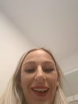 Liana Lou online show from 02.05.25