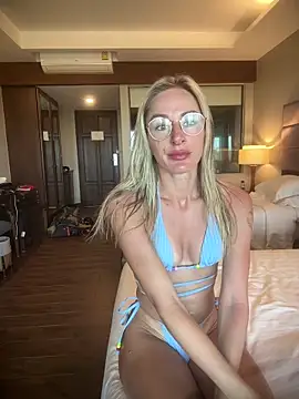 Liana Lou online show from 04.02.26