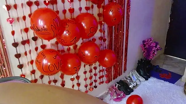 Snapshot of Latin_Mature975 chatting on 02.15.25 Latin Mature975 online show from 02.15.25