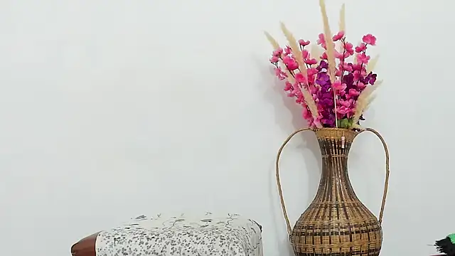 Snapshot of Latin_Mature975 chatting on 10.12.25 Latin Mature975 online show from 10.12.25