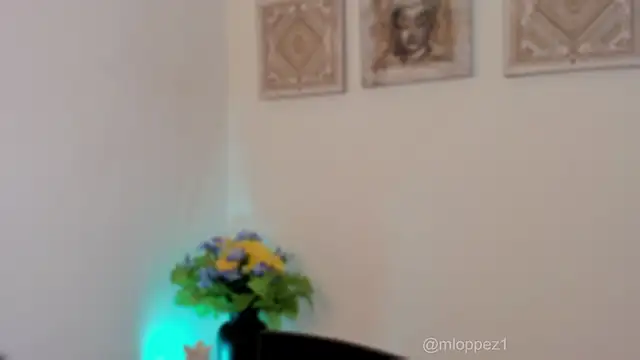 Snapshot of mariana_lopez1 chatting on 03.16.25 mariana lopez1 online show from 03.16.25