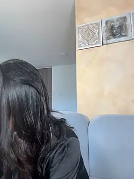 Snapshot of mariana_lopez1 chatting on 12.17.25 mariana lopez1 online show from 12.17.25