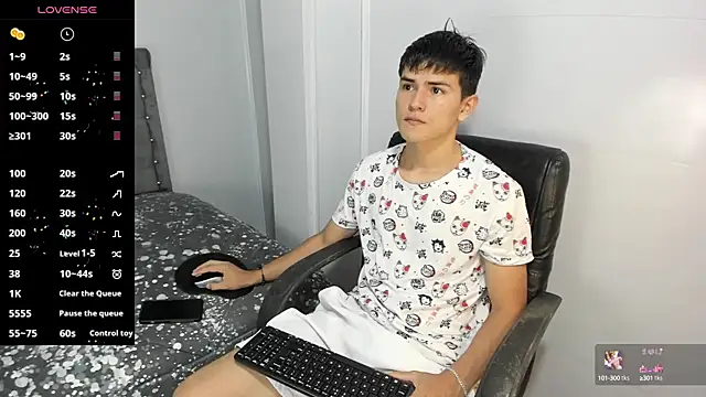 Snapshot of Jacobb_Lee chatting on 12.19.24 Jacobb Lee online show from 12.19.24