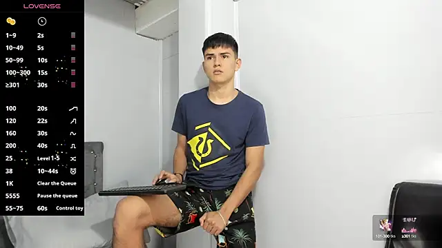 Snapshot of Jacobb_Lee chatting on 12.30.24 Jacobb Lee online show from 12.30.24