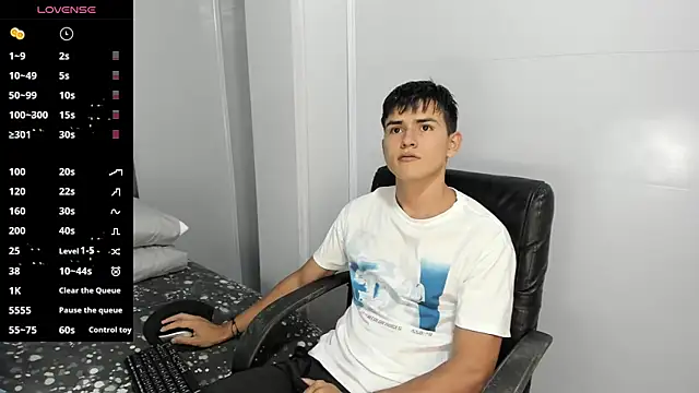 Snapshot of Jacobb_Lee chatting on 01.13.25 Jacobb Lee online show from 01.13.25