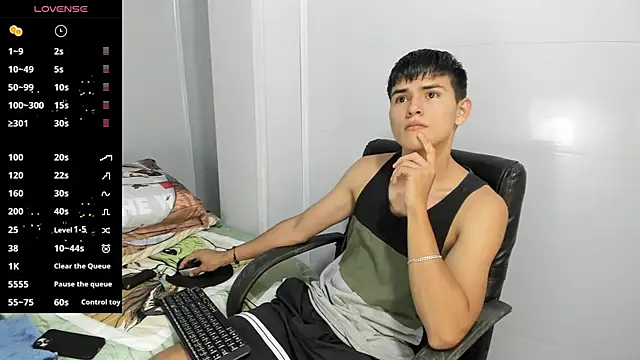 Snapshot of Jacobb_Lee chatting on 01.15.25 Jacobb Lee online show from 01.15.25