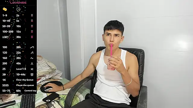 Snapshot of Jacobb_Lee chatting on 02.14.25 Jacobb Lee online show from 02.14.25