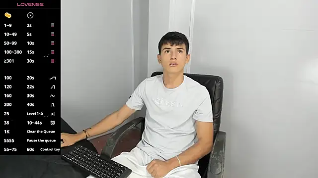 Snapshot of Jacobb_Lee chatting on 02.28.25 Jacobb Lee online show from 02.28.25