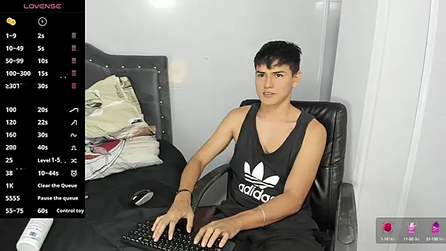 Snapshot of Jacobb_Lee chatting on 03.04.25 Jacobb Lee online show from 03.04.25