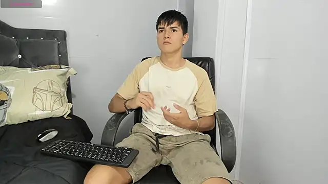 Snapshot of Jacobb_Lee chatting on 03.10.25 Jacobb Lee online show from 03.10.25