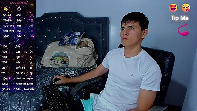 Snapshot of Jacobb_Lee chatting on 10.04.25 Jacobb Lee online show from 10.04.25