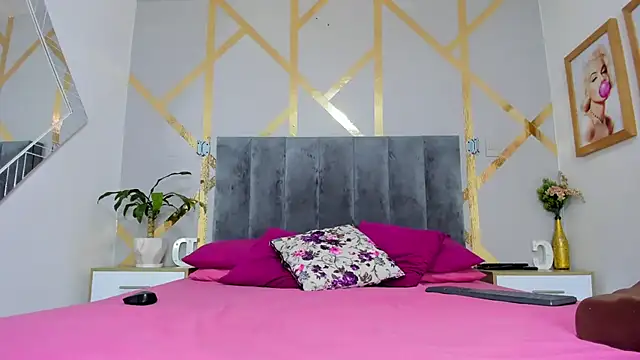 Danna Reyees online show from 09.09.25