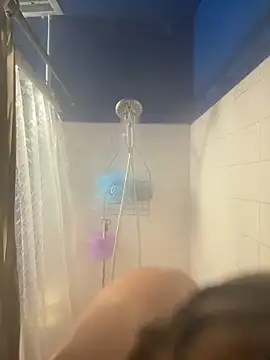 Snapshot of allissonw13 chatting on 11.20.25 allissonw13 online show from 11.20.25