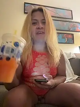 Snapshot of allissonw13 chatting on 11.27.25 allissonw13 online show from 11.27.25