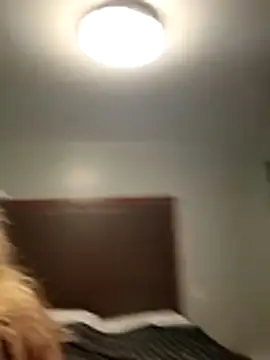 allissonw13 online show from 04.14.26