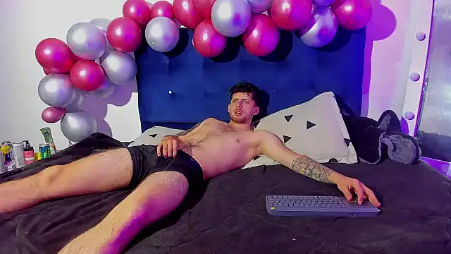 Ari and loggan online show from 12.17.24